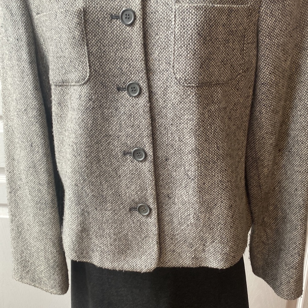 PRE-OWNED WOMEN’S SHORT TWEED JACKET - Picture 12 of 12